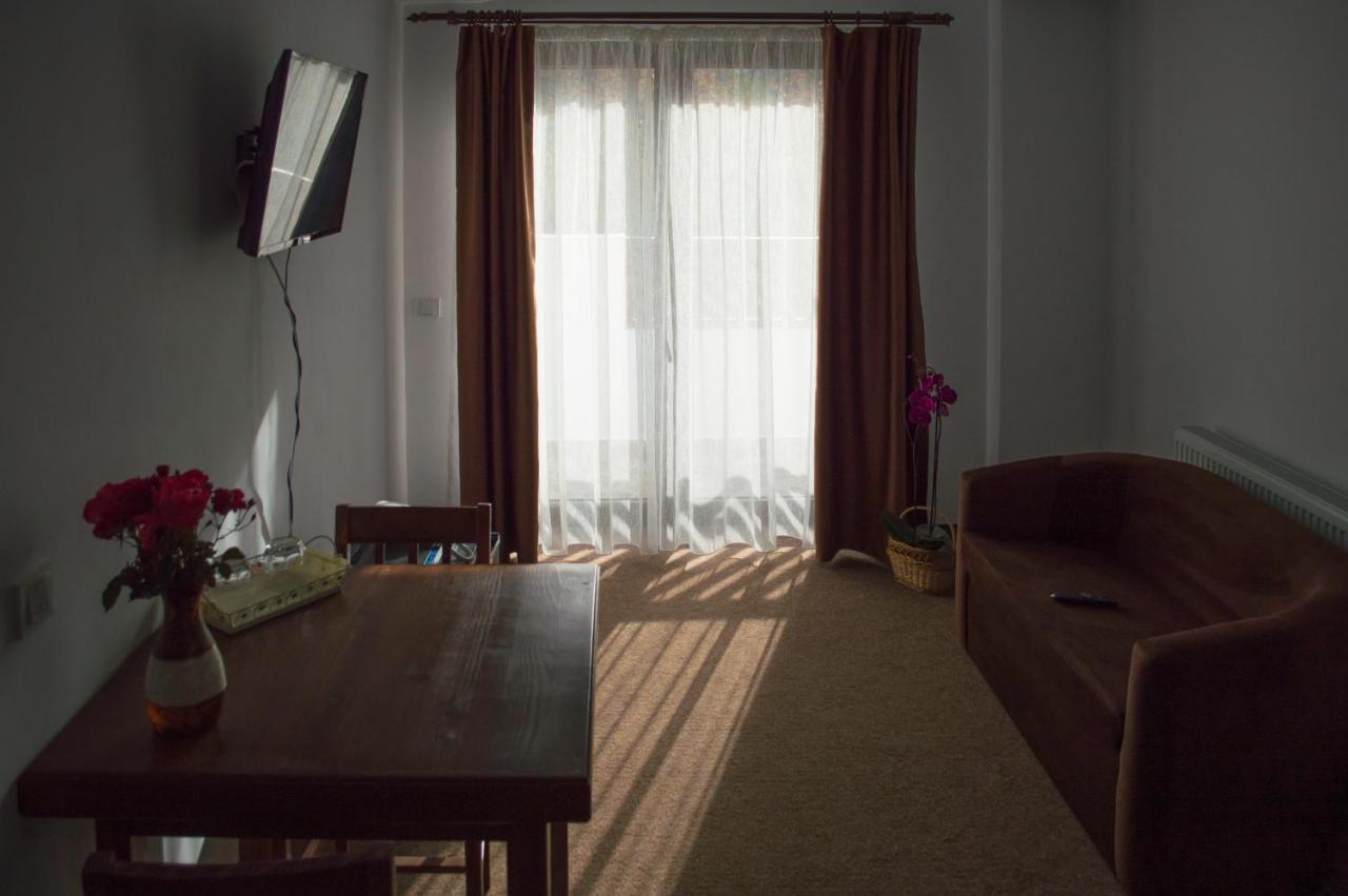 Pensiune Casa Ampeia Alba Iulia Exterior foto